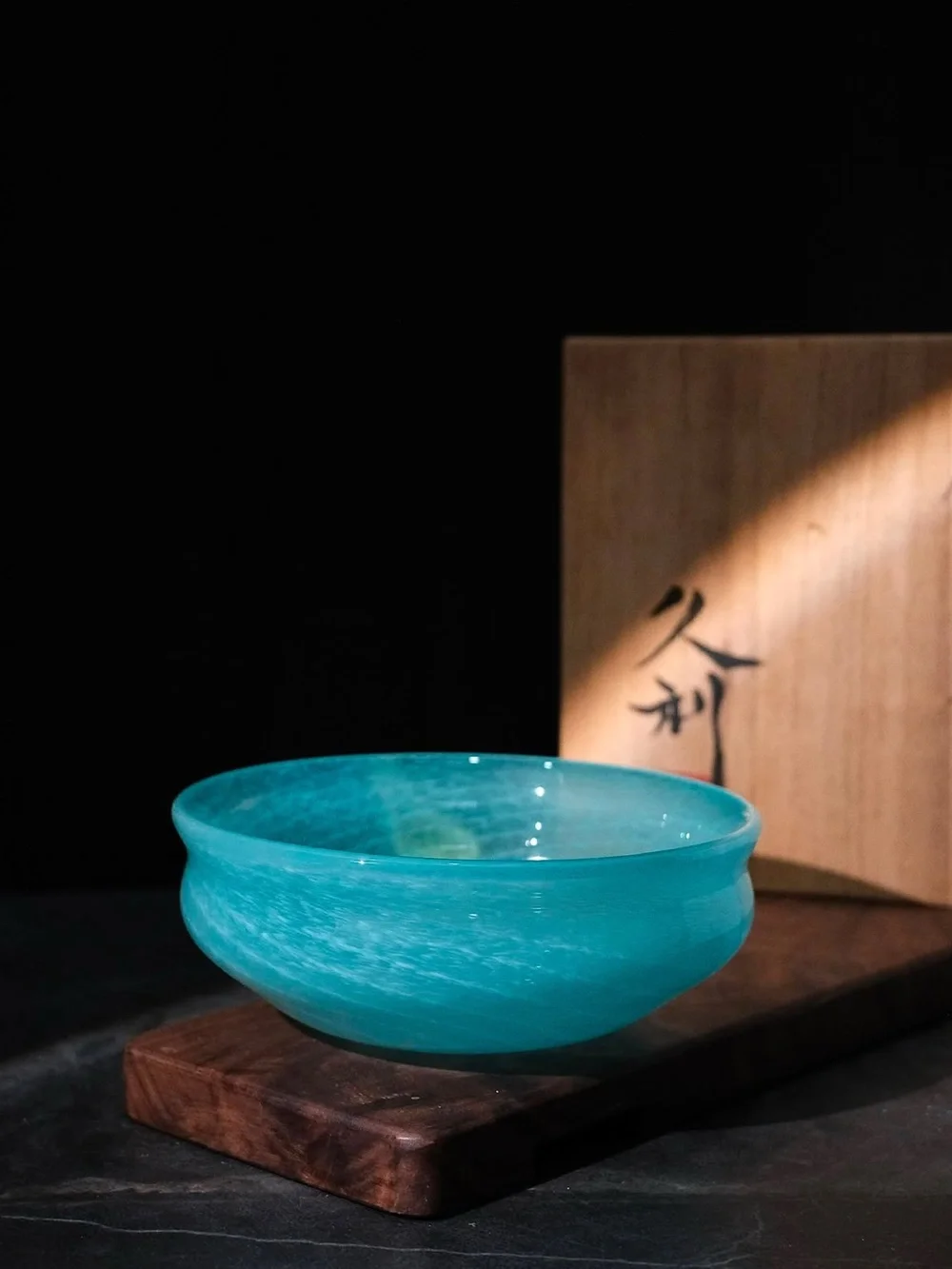 Art Glass Chawan – Iwata Hisatoshi (岩田久利) 金彩青硝子茶碗 – Blue Glass Chawan with Gold